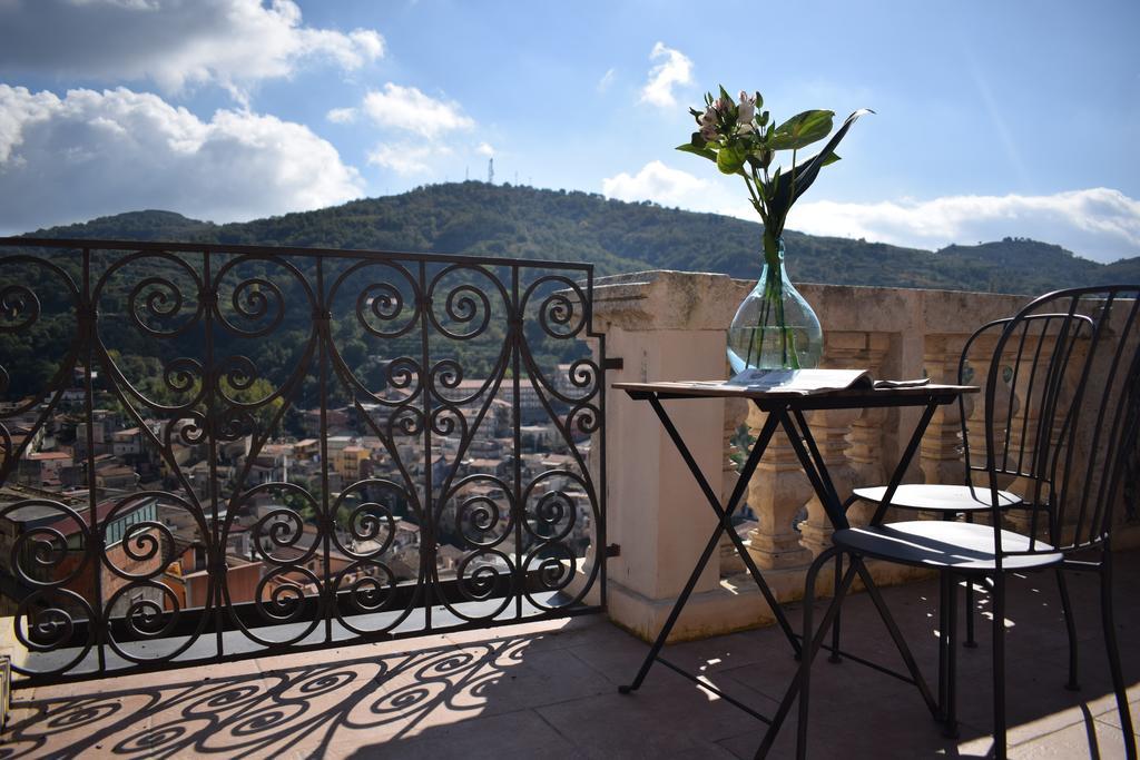 Cento Tari' Guest House كاستيليوني دي سيشيليا المظهر الخارجي الصورة